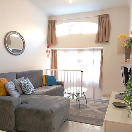 Modern Apartment In The Heart Of Sliema Steps From The Seafront Exterior photo