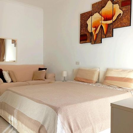 Modern Apartment In The Heart Of Sliema Steps From The Seafront Exterior photo