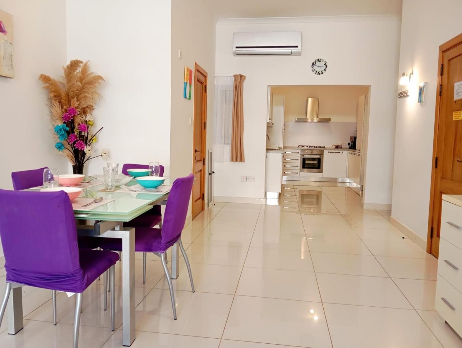 Modern Apartment In The Heart Of Sliema Steps From The Seafront Exterior photo