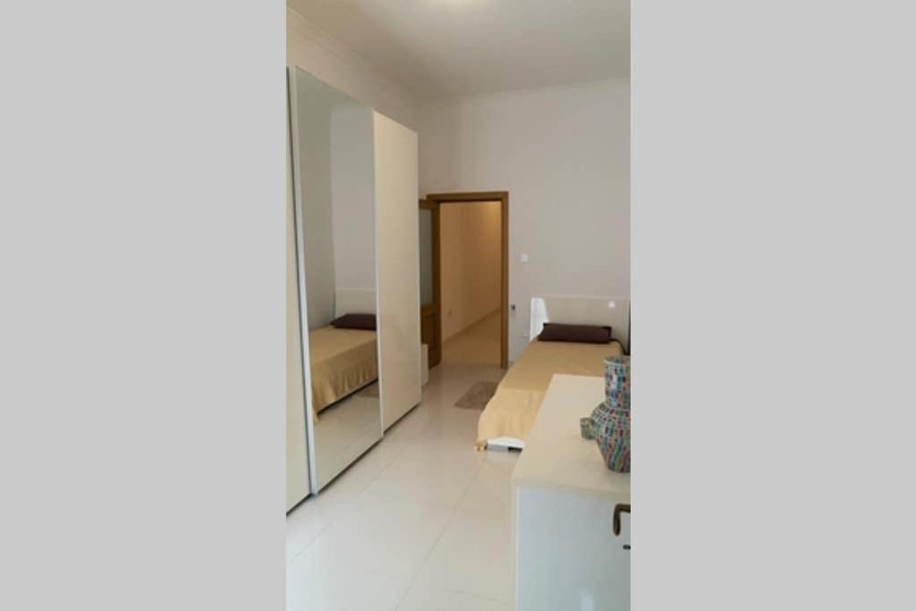 Modern Apartment In The Heart Of Sliema Steps From The Seafront Exterior photo